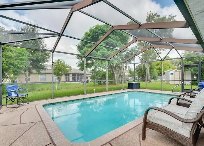 Heated Pool & 4-In-1 Grill: Spring Hill Haven!