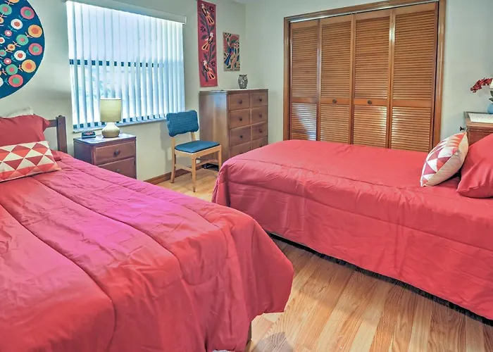 Lanai W/ Heated Pool: Pristine Spring Hill House
